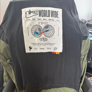 Nike Black Short Sleeve Tee with Graphic Print